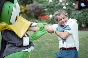 01055 Prints: Actor David Jason pictured with Count Duckula (who is voiced by David Jason
