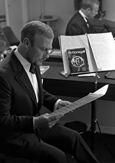 00065 Prints: Actor Edward Woodward seen here in his dressing room rehearsing a William McGonagall poem