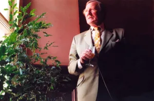 Plant Prints: Actor Leslie Phillips celebrating 21 years of the Royal Shakespeare Company on 12th May