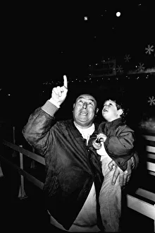 00477 Prints: Actor Bill Maynard, sporting a shaven head for his role as Daddy Warbucks in the musical