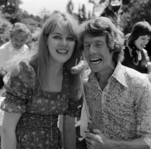 00987 Collection: Actor Michael Crawford holds a barbeque in the garden of his home in Wimbledon
