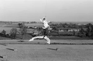 01512 Prints: Actor Michael Crawford pictured during filming of a Christmas special of the BBC