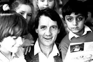 00477 Prints: Actor Michael Palin pays a surprise visit to Monkhouse Primary School in North Shields to