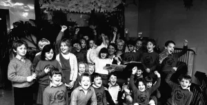 00477 Prints: Actor Michael Palin pays a surprise visit to Monkhouse Primary School in North Shields to