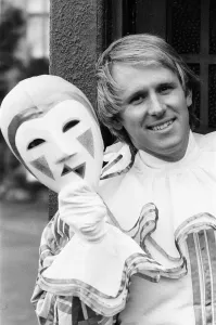 00284 Prints: Actor Peter Davison as the 5th Doctor Who seen here at Buckhurst House, Withyham
