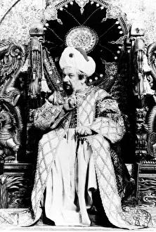 Actor Peter Ustinov as Caliph of Bagdad in the film The Thief Of Bagdad