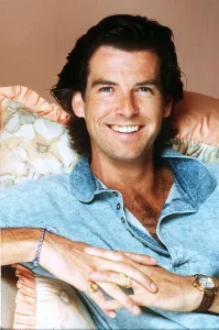 Actor Pierce Brosnan in London dbase July 1988 MSI Brochure