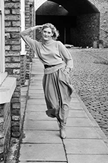 Actor Sarah Lancashire in a 1987 photo shoot on the cobbles of the set of Coronation