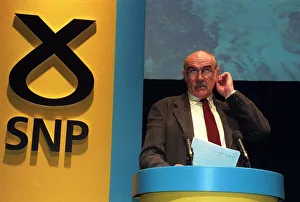 00029 Prints: Actor Sean Connery April 1999 speaking at SNP party rally
