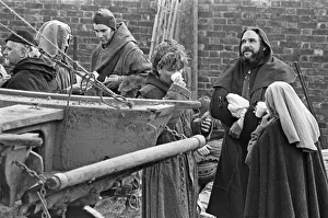 01518 Prints: Actors take a break in the filming of Hamlet at Dover Castle 23rd April 1990