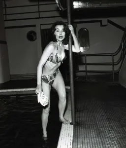 Core200 Prints: Actress Anne Heywood learning to swim for her role in the film Floods of Fear