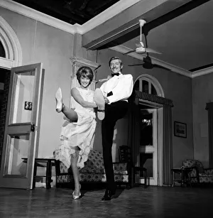 01136 Prints: Actress Charlotte Rampling and her fiance Jeremy Lloyd on the set of