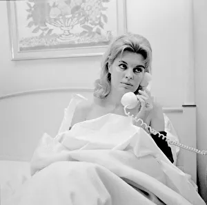 Actress Christine Maybach went to bed early (11 / 1 / 65) because she hasn