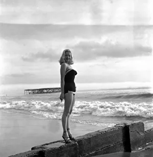 Actress Diana Dors. December 1953 D7682-002