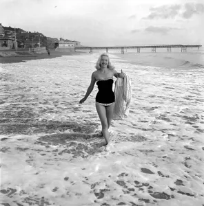 Actress Diana Dors. December 1953 D7682