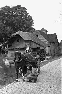 Film Production Prints: Actress Jenny Agutter during location filming for The Eagle Has Landed at Mapledurham