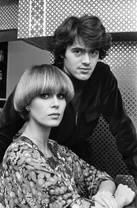 01142 Prints: Actress Joanna Lumley models her Purdey'haircut with its creator