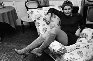 01095 Prints: Actress Judi Dench at home. 17th November 1967