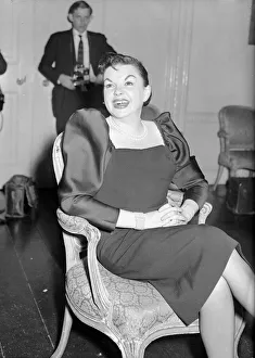 Core54 Prints: Actress Judy Garland at a press conference Photo shoot October 1957