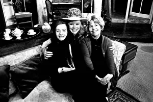 00481 Prints: Actress Patricia Hayes with some of the cast of Relative Values at the Theatre Royal