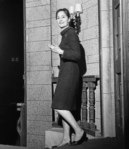00390 Prints: Actress Rosalind Worth backstage at the Ambassadors Theatre in London before her