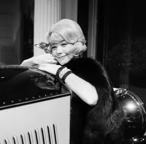 Acting Prints: Actress Shirley MacLaine, who starred in The Yellow Rolls-Royce. 6th July 1964