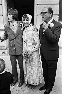 01161 Prints: Actress Una Stubbs marries Nicky Henson (son of Leslie Henson). Wandsworth Town Hall