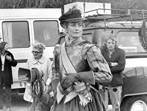 00088 Prints: Actress Vanessa Redgrave in costume as Mary Queen of Scots on the set at Bamburgh Castle