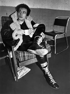 00325 Collection: Adam Ant in boxing boots. January 1982