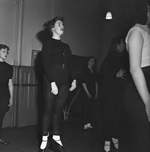 01112 Prints: Advanced ballet classes at Come Ripman School Baker Street, London 1st March 1954