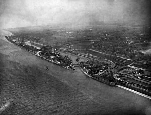 01035 Collection: Aerial view of St Andrews Dock, Hull 5th July 1947