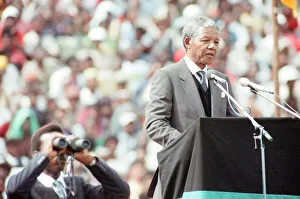 00289 Prints: African National Congress (ANC) member Nelson Mandela adresses a rally attended by over