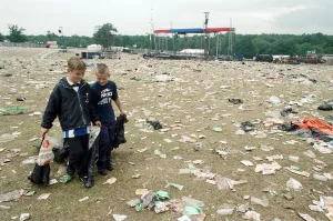 01515 Prints: Aftermath of the Oasis concert at Knebworth, Hertfordshire. 12th August 1996
