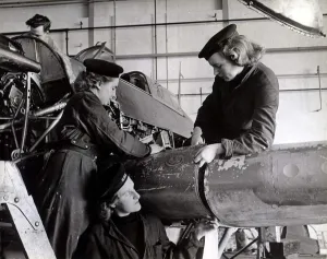 Wrens Prints: Air Maintenance Wrens at work on Fleet air fighter planes