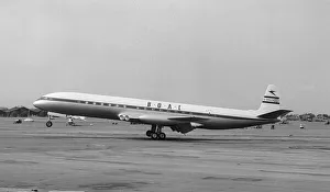 Aircraft DeHavilland DH106 Comet 3B comes in to land at the SBAC Farnborough Air Show