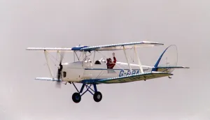 Aircraft de Havilland DH82 Tiger Moth August 1993 flying at the Wroughton