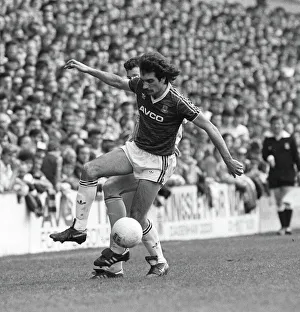 Footballer Prints: Alan Devonshire in action - West Ham vs Coventry City at Upton Park in League Division