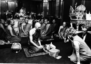 Alan James at 29 leaves his profession as a scientist to become a buddhist monk