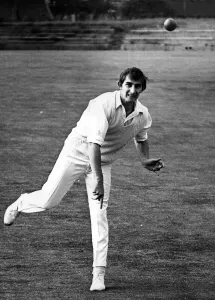 Throwing Prints: Alan Old kept Middlesbrough on the title trail with his match-winning 7-52 against second