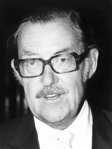 Alan Whicker TV Presenter at Lime Grove Studios A©Mirrorpix