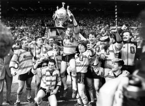 Rugby Prints: Albert Cooperr Castleford V. Hull K R: The castlefords team with John Joyner holding
