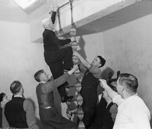 Albert Dock Hospital Gym, Liverpool, Merseyside. Sailors in rehab