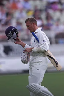 Alec Stewart Cricket Player Of England July 1999 Walks Back To The Pavillion For