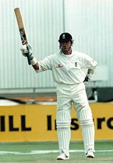 Batting Prints: Alec Stewart England cricket team captain July 1998 Salutes the crowd as he reaches