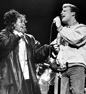 Images Dated 15th March 1986: Ali Campbell of UB40 and Ruby turner joined many bands who performed for free at