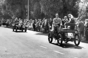 00586 Prints: All 19 Veteran Cars due to take part in Saturdays veteran car pageant and rally