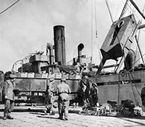 01179 Prints: Allied troops proceed inland into Northern France on the mission to liberate France