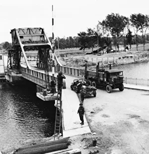 01179 Prints: Allied troops proceed inland into Northern France on the mission to liberate France