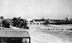 01179 Prints: Allied troops proceed inland into Northern France on the mission to liberate France