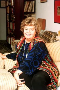Domestic Life Prints: American actress Shelley Winters at home in October 1989 A©mirrorpix